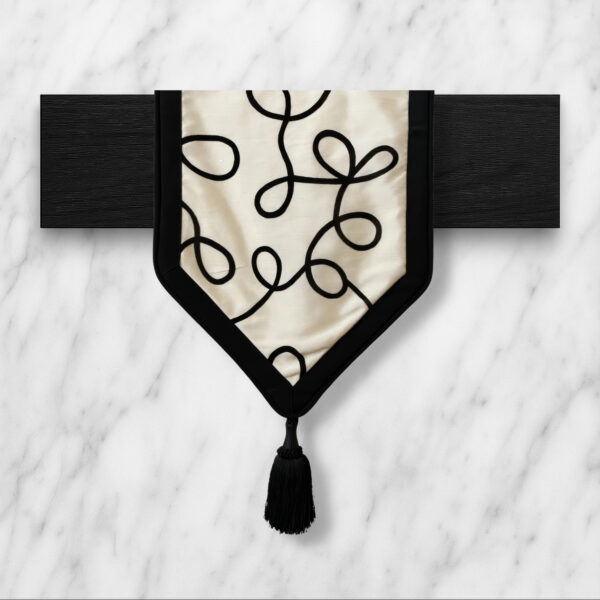 Decorative - Cream w/Black Squiggle & Black Border